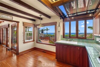 731 Manzanita Dr in Laguna Beach, CA - Building Photo - Building Photo