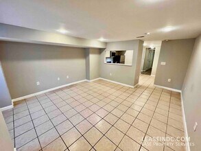 1016 11th St NE in Washington, DC - Building Photo - Building Photo