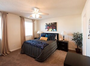 Fontainebleau Luxury Apartments And Nearby Mobile For 24photos