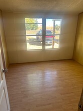 237 Crescent Creek Ln in Bruceville, TX - Foto de edificio - Building Photo