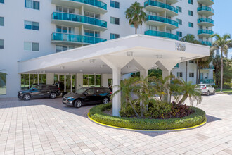 Oceanview Building B in Sunny Isles Beach, FL - Building Photo - Building Photo