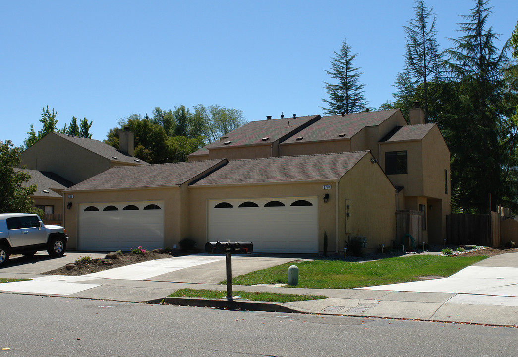 2778 Tachevah Dr in Santa Rosa, CA - Building Photo