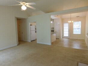 134 Corinth Dr in New Bern, NC - Foto de edificio - Building Photo