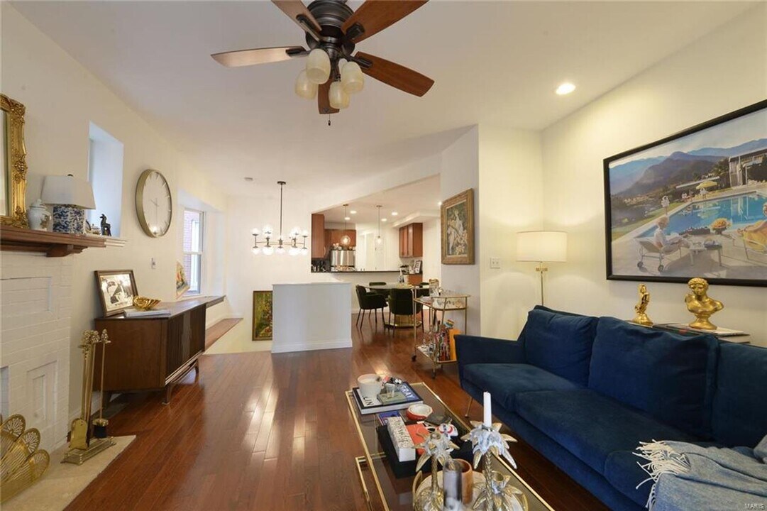 4317 Maryland Ave in St. Louis, MO - Building Photo