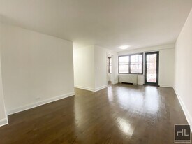 East 82nd Street, Unit 3K in New York, NY - Building Photo