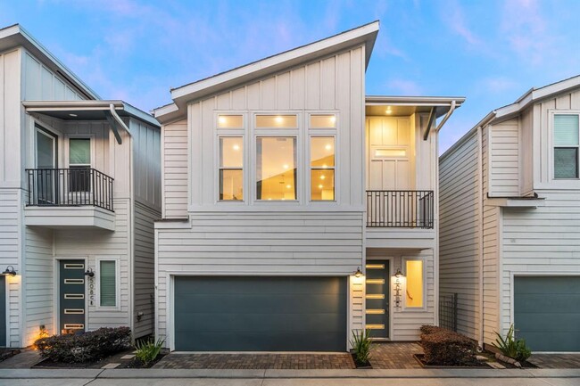 property at 508 W Donovan St