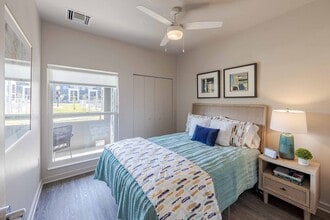 Ovation Apartments in Wichita, KS - Foto de edificio - Building Photo