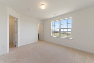 196 Holstein Dr in Hanover, PA - Building Photo - Building Photo