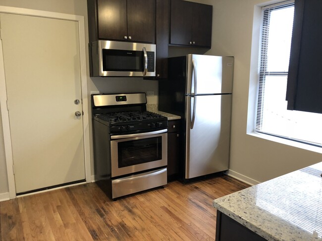 4819 N Christiana Ave, Unit 2W