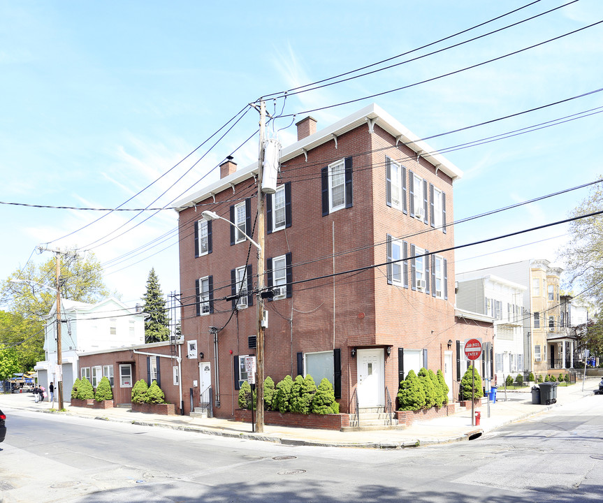 400 Locust St in Mount Vernon, NY - Building Photo