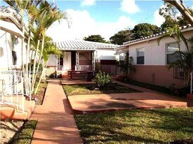 1903 Thomas St in Hollywood, FL - Building Photo