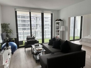1010 Brickell Ave in Miami, FL - Building Photo - Building Photo