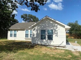 1206 Red Bud St in Oak Point, TX - Building Photo