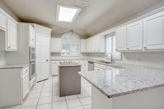 8204 Dover Ave in Lubbock, TX - Building Photo - Building Photo