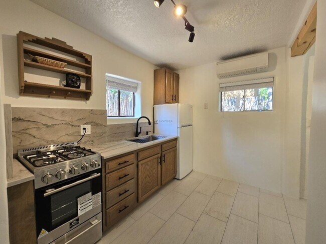 667 Old Santa Fe Trail in Santa Fe, NM - Building Photo - Building Photo