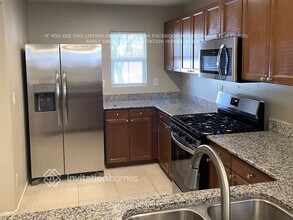 10619 Gibbous Moon Dr in Las Vegas, NV - Foto de edificio - Building Photo