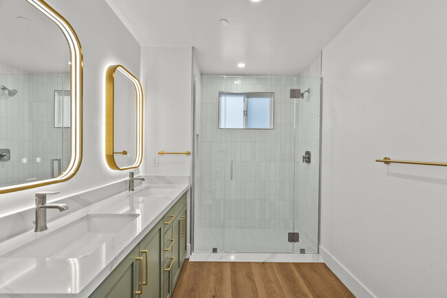 825 De la Vina St