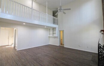 313 Woodhaven Dr in Desoto, TX - Building Photo - Building Photo