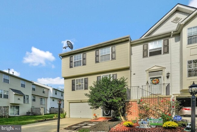 property at 2647 Longbow Ct