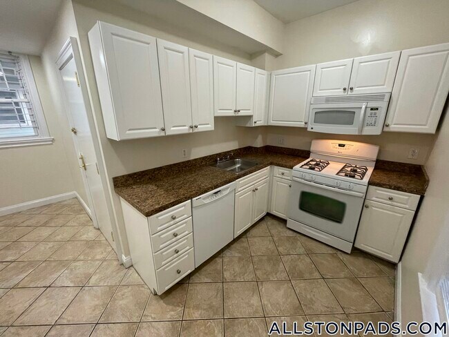 53 Ashford St in Boston, MA - Building Photo - Building Photo