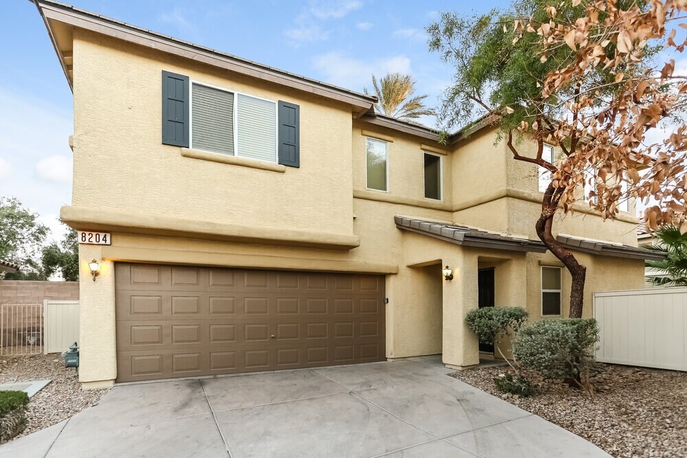 8204 W Wildwood Glen Dr in Las Vegas, NV - Foto de edificio