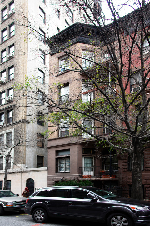 171 W 76th St in New York, NY - Building Photo