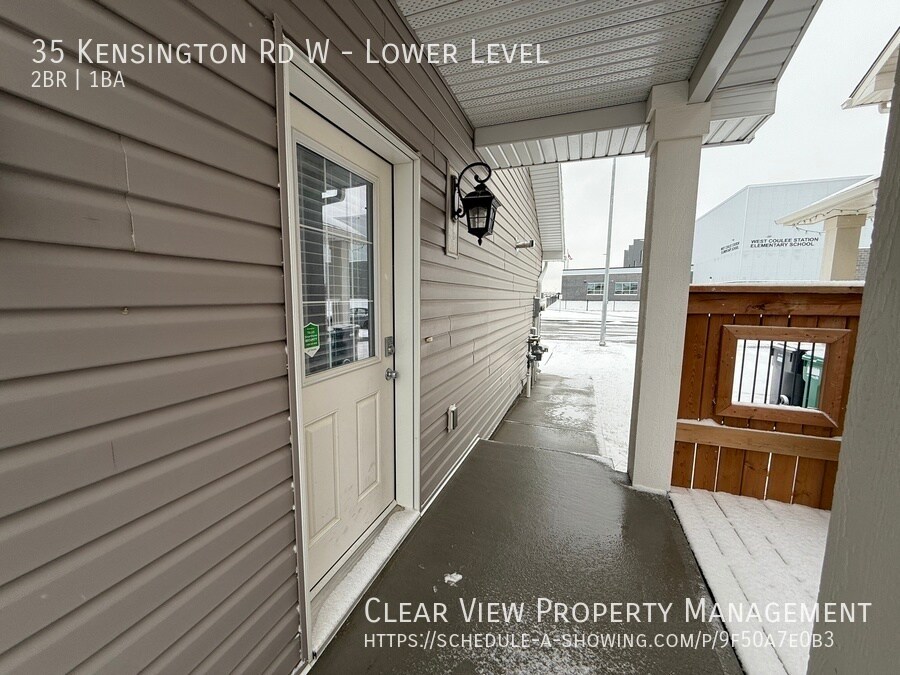 35 Kensington Rd W in Lethbridge, AB - Building Photo