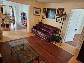 1820 N Bush St, Unit 309 in Santa Ana, CA - Foto de edificio - Building Photo