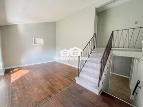 4960 Clover St, Unit Unit 2 in Virginia Beach, VA - Building Photo - Building Photo