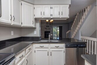 2573 E Nichols Cir in Centennial, CO - Building Photo - Building Photo