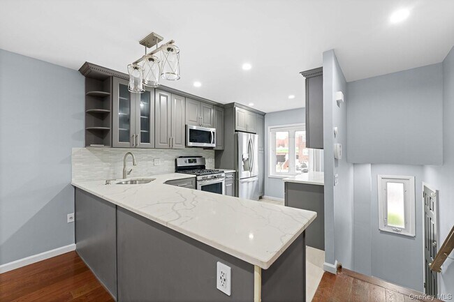 69-16 Eliot Ave in Queens, NY - Building Photo - Building Photo