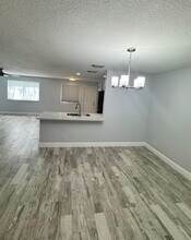 77 Fairways Ln in Royal Palm Beach, FL - Building Photo - Building Photo