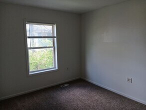 220 S Yellow Springs St in Springfield, OH - Building Photo - Building Photo