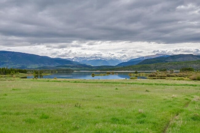 property at 1127-9000 9000 Divide