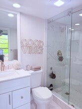 545 Oaks Ln, Unit 204 in Pompano Beach, FL - Foto de edificio - Building Photo