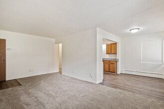 Oakview Apartments in Grand Rapids, MI - Foto de edificio - Building Photo