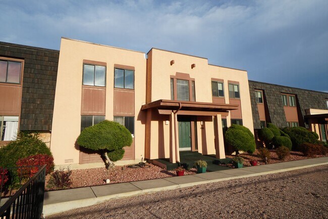 2905 Mesa Rd in Colorado Springs, CO - Building Photo - Building Photo