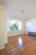 569 Main St, Unit 569 in Medford, MA - Foto de edificio - Building Photo