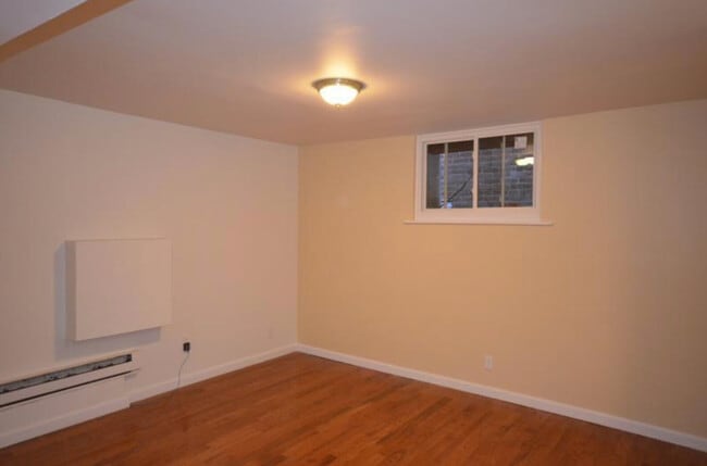 195 Maverick St, Unit B1 in Boston, MA - Building Photo - Building Photo