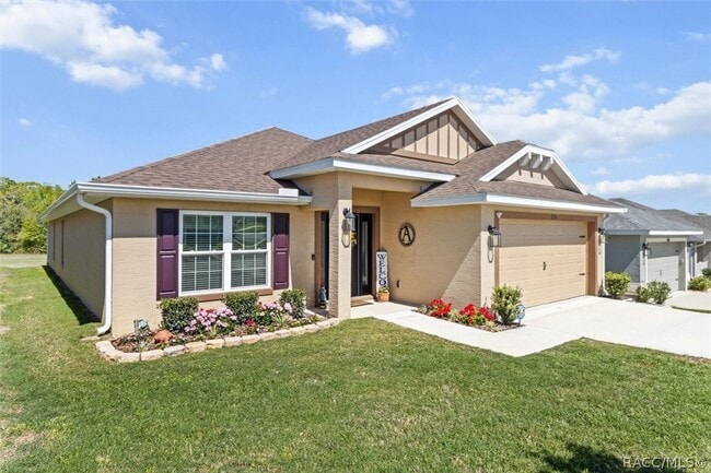 property at 615 W Rexford Dr