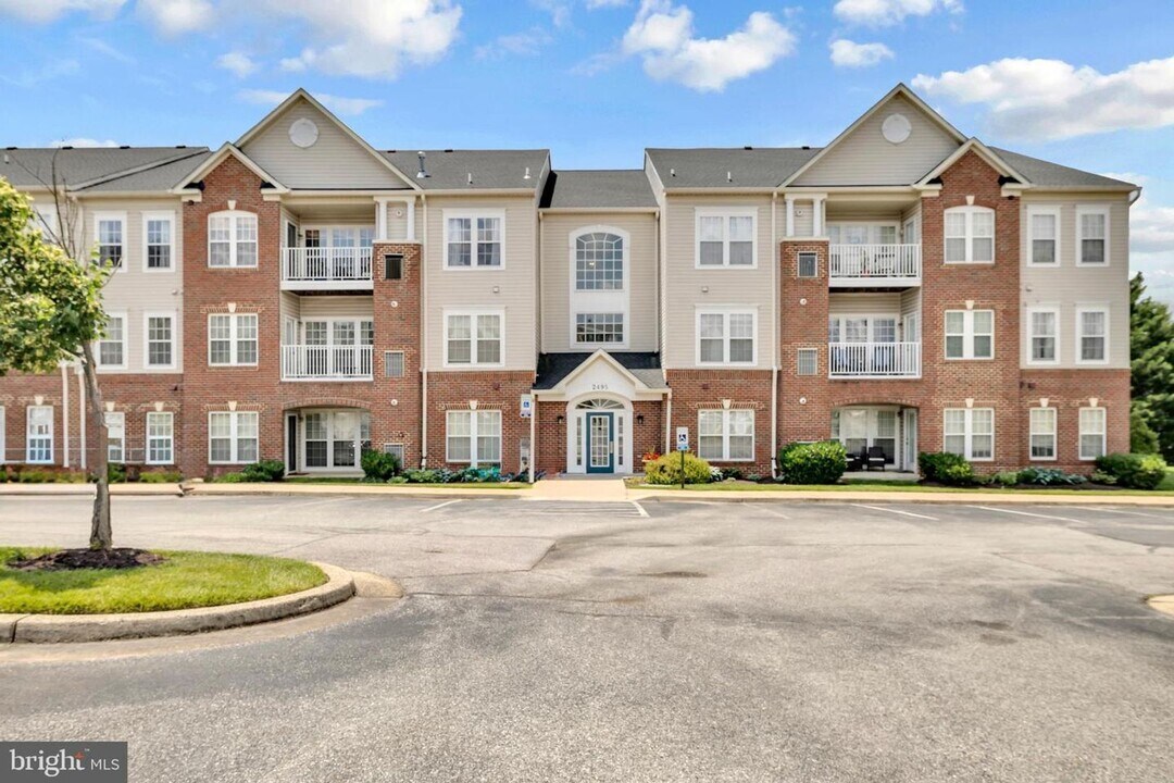 2495 Amber Orchard Ct in Odenton, MD - Building Photo