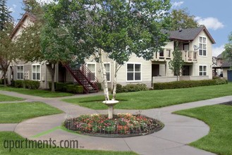 Reflections Hidden Creek Apartments in Keizer, OR - Building Photo - Building Photo