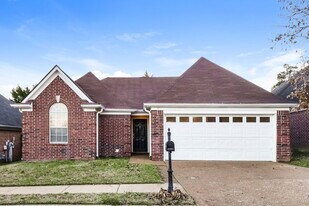 1516 Beringer Dr in Cordova, TN - Building Photo