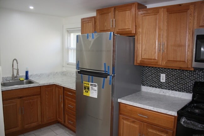 387 Putnam Pike in Killingly, CT - Building Photo - Building Photo