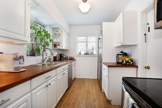 2500 Overbrook St in Miami, FL - Building Photo - Building Photo