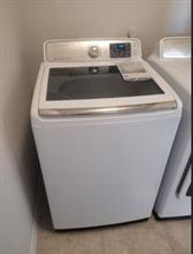 property at 909 Duncan Ln