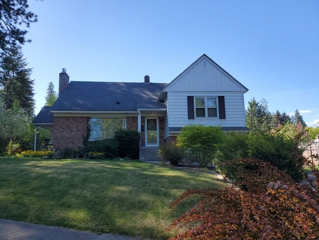 2446 E North Altamont Blvd in Spokane, WA - Building Photo - Building Photo