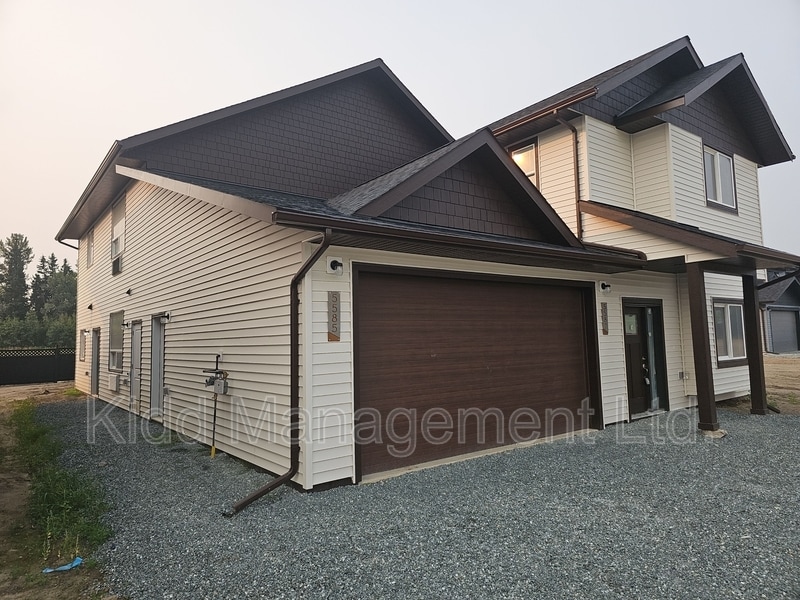 5585 Kidd Pl in Prince George, BC - Building Photo