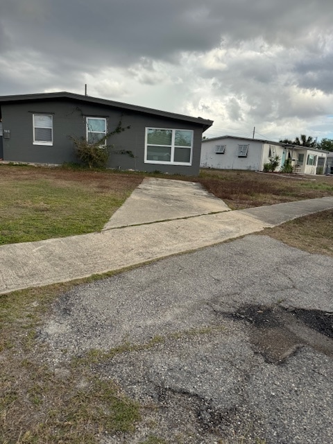 5010 Bullard St in North Port, FL - Building Photo - Building Photo