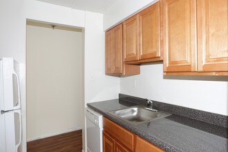 Ridgeway Court Apartments in Yeadon, PA - Building Photo - Interior Photo